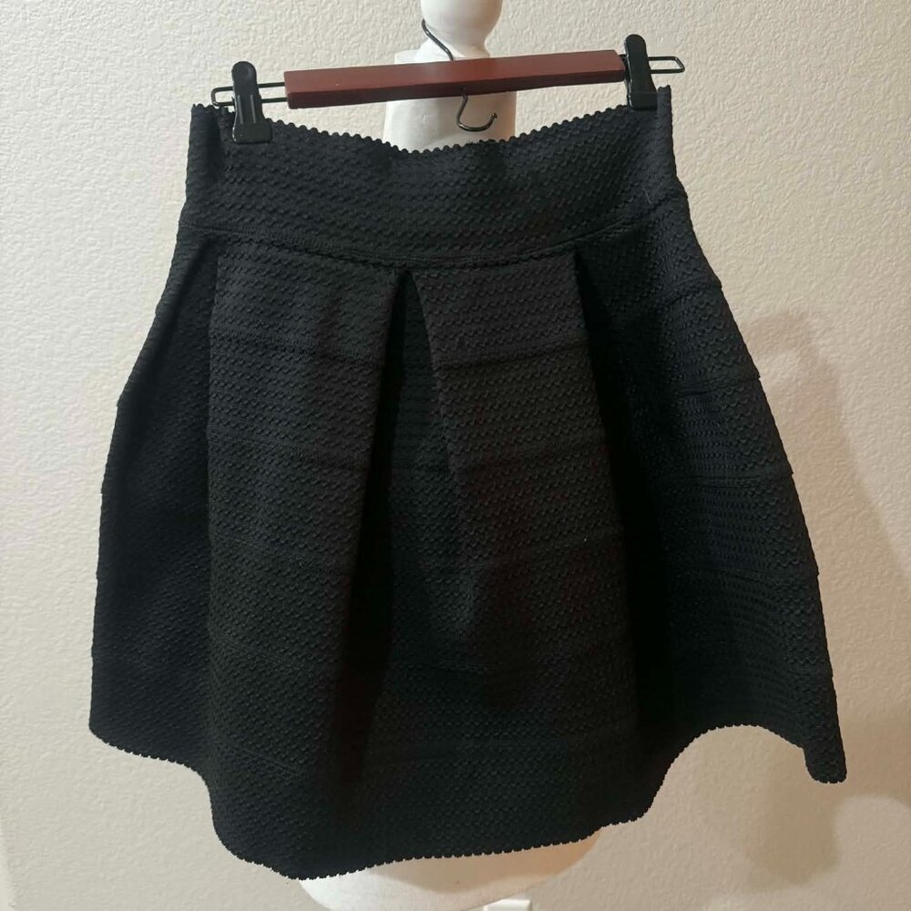 Black ‘Cupcake’ Style Mini Skirt [Sz. L]